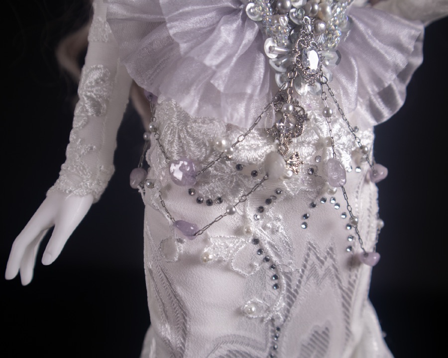 Ivory bodice with ruffled collar